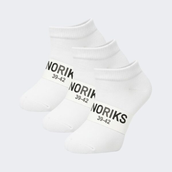 White socks (15 pairs)